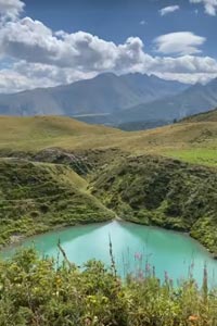 Бездонная воронка, озеро в Архызе.  #эндуро #архыз #горы #мото #enduro #ecoenduro #экоэндуро
